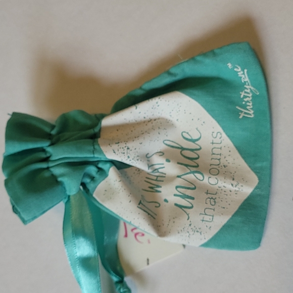 Seashell Earrings - Picture 3 of 3